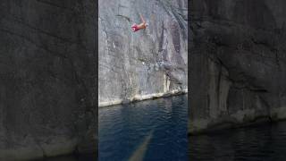 Dødser fra 20 meter i Reddalskanalen #døds #shorts #cliffjump #deathdive