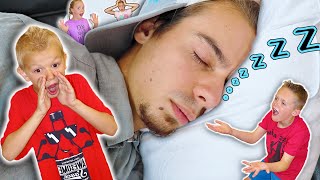 MailMan Won't WAKE UP! Trying To Wake Sleeping Mail Man With Kids Fun TV!
