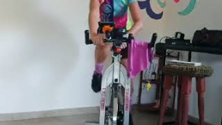 ciclismo indoor, clase de spinning en vivo bien aeróbica en casa entrenamos