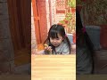 生まれて始めてナーズロープを3歳児が食べたらこんな反応…。