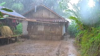 Hujannya Lebat Banget, Di Dalam Rumah Pasti Hangat. Beginilah Suasana Pedesaan Saat Turun Hujan.