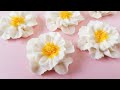 Make Easy Royal Icing Flowers Like a Pro #shorts