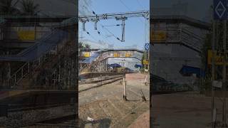 Busy Railgate Close Crossing NJP Shatabdi Express #shorts #viral