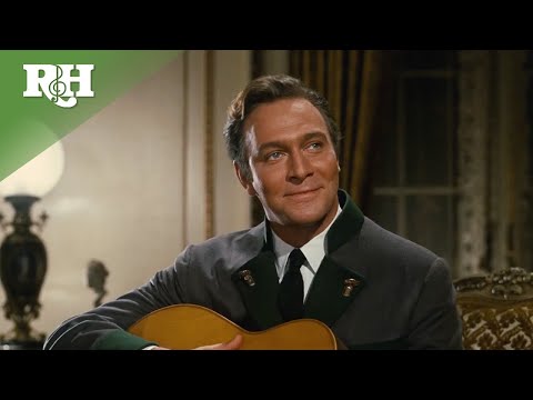 Did Christopher Plummer actually sing Edelweiss?
