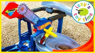 Cars ! Hot Wheels Factory Raceway and Super Station! Fun Toy Cars !