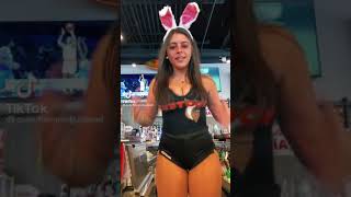 The hottest hooters girl ever