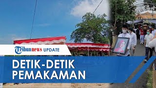 VIDEO Detik-detik Jenazah Ibunda Presiden Jokowi Dimakamkan