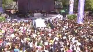 Whitney Houston 'I Look to You' LIVE - Good Morning America 02/09/09