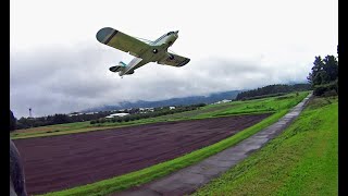 ラジコン飛行機の 低速低空飛行