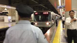 東武北千住駅 メトロ03系2番線発車