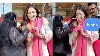 O god!!Sara Ali khan’s hair pulled by a fan!! Sara Ali khan shocked!! Bad behaviour