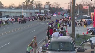 Krewe De Riviere Parade rolls through the Twin Cities