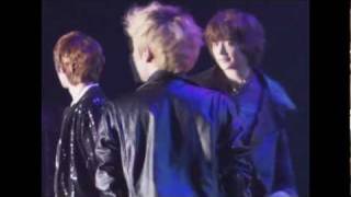 MINKEY : Staring at each other