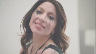 SNL L'Oréal Paris - Lady Gaga Easy Run Mascara Skit