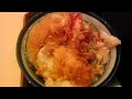 てんやの天丼　豚天のせ　盛り方がイマイチ、、、bowl of rice and fried fish