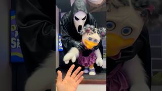 Helen Henny Vs Scream Scream