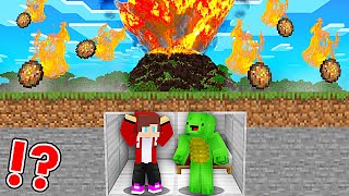 JJ and Mikey Hide From a VOLCANO Inside a BUNKER in Minecraft - Maizen Nico Cash Smirky Cloudy