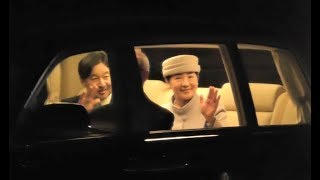 【親謁の儀】真っ暗な夜の京都御所を進む天皇皇后両陛下の大車列 Motorcade of the Emperor  in Kyoto palace