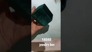 Yadao green velvet box