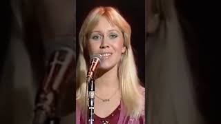 Synchronized Singing: Watch This Amazing Duo! ABBA - Take a chance on me (Japan TV Special 1978)