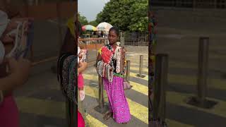 Chennai girl selling jewellery to tourists #chennai #roadside  #jwellery #selling #india #indian