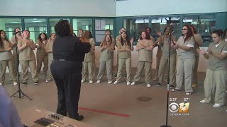 Tarrant County Inmates Get In Holiday Spirit