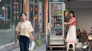 中国街拍：少妇出门买菜，美女老板娘看店，城中村生活（二）！epidemic, urban village,China！中国の街並み！सड़क  चीन ！중국  02