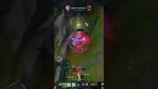 100 HP Riven 1 vs 2 Outplay - League of Legends #shorts