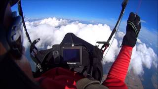 Paragliding - flight on the wave