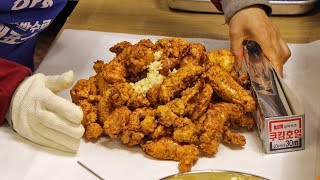 중앙통닭 마농치킨! 제주에서 꼭 먹어봐야 할 가마솥 통닭 / Garlic fried chicken - korean street food