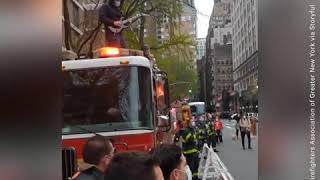 New York Firefighter Plays Electric National Anthem for Medical Workers