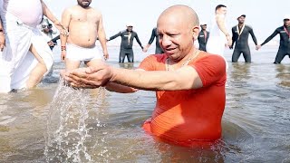 Mahakumbh : CM Yogi ने संगम तट पर लगाई पवित्र डुबकी @IMAGETODAYLUCKNOW