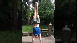 Handstand classes by Jason Dupree/ Rīgas cirka rīkotās roku stājas nodarbības