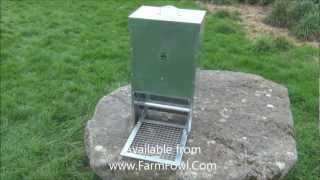 Automatic Chicken Feeder (FarmFowl.Com)