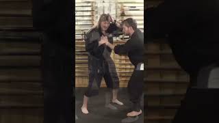 NINJA SELF DEFENSE TECHNIQUE 🥷🏻 How To Fight Against A Haymaker Punch: Jujutsu Training #Shorts