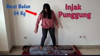 Injak Punggung Pegal Sakit | low back massage