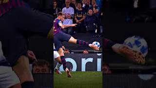 This Rakitic Volley is unforgettable 🔥🙌🏻 #rakitic #fcbarcelona #ucl #tottenham