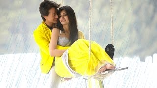 Tiger Shroff and Kriti Sanon Dancing Together in the Rain! | Chal Wahaan Jaate Hain Song