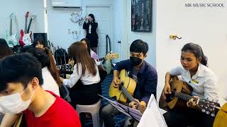 (ယောက်ဖရေ) မင်မင်တို့ကျောင်း Guitar Class မှကျောင်းသူကျောင်းသားများ အပျော်စုတီးကြတဲ့သီချင်လေးပါရှင့်