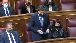 Tenso 'rifirrafe' en el Congreso entre Espinosa, Calvo y Calviño por el cartel de los 'menas'