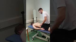 Back effleurage massage technique