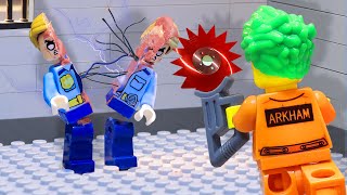 Prisoners control police with chainsaw to escape prison | Lego police prison break
