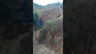 Idiot Logging Truck Fail When Going Downhill