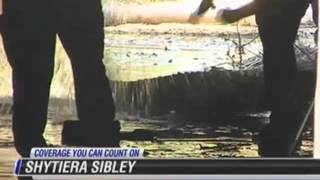 Shreveport Police Lake Patrol Officer Wrestles an Alligator