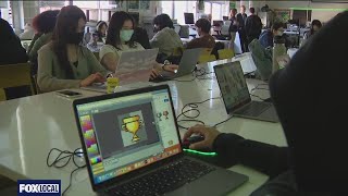 Video game building class at San Francisco high school