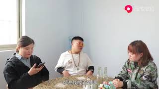 亿万董事长同学聚会，却被同学羞辱是要饭的，不料结局大快人心