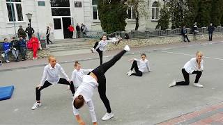 Танцювальна перерва в м. Скалат/ Ларівель