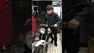 ゆとり兄さん RZ350 電光石火でシール交換完了