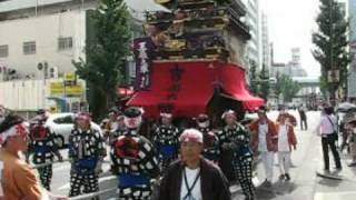 大山車まつりで道路の山車(王義之車)