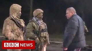 People in Ukraine standing up to Russian troops - BBC News